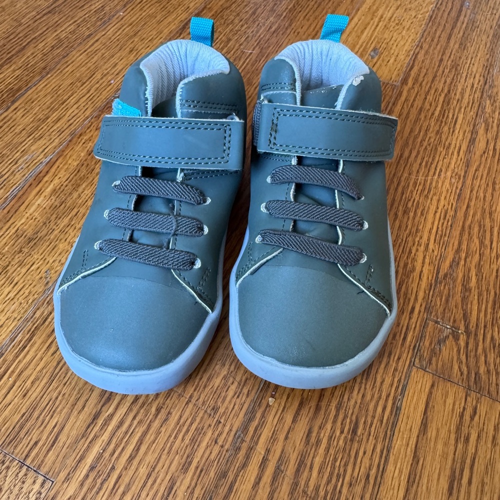 Toddler Green Ten Littles mid-top shoes